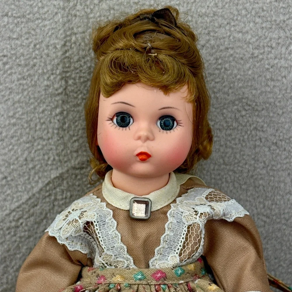 VTG Madame‎ Alexander Little Women Meg March 8